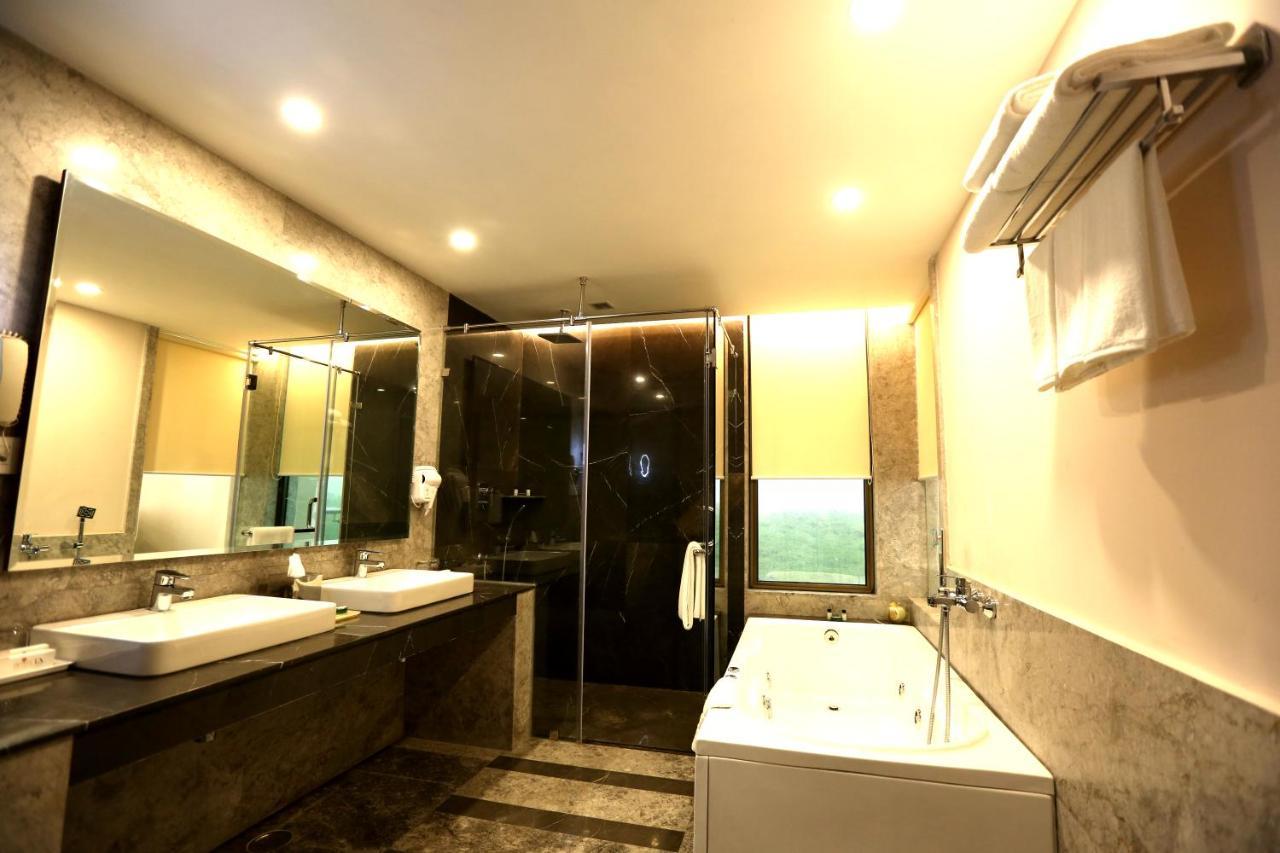 Hotel La New Delhi Exterior photo