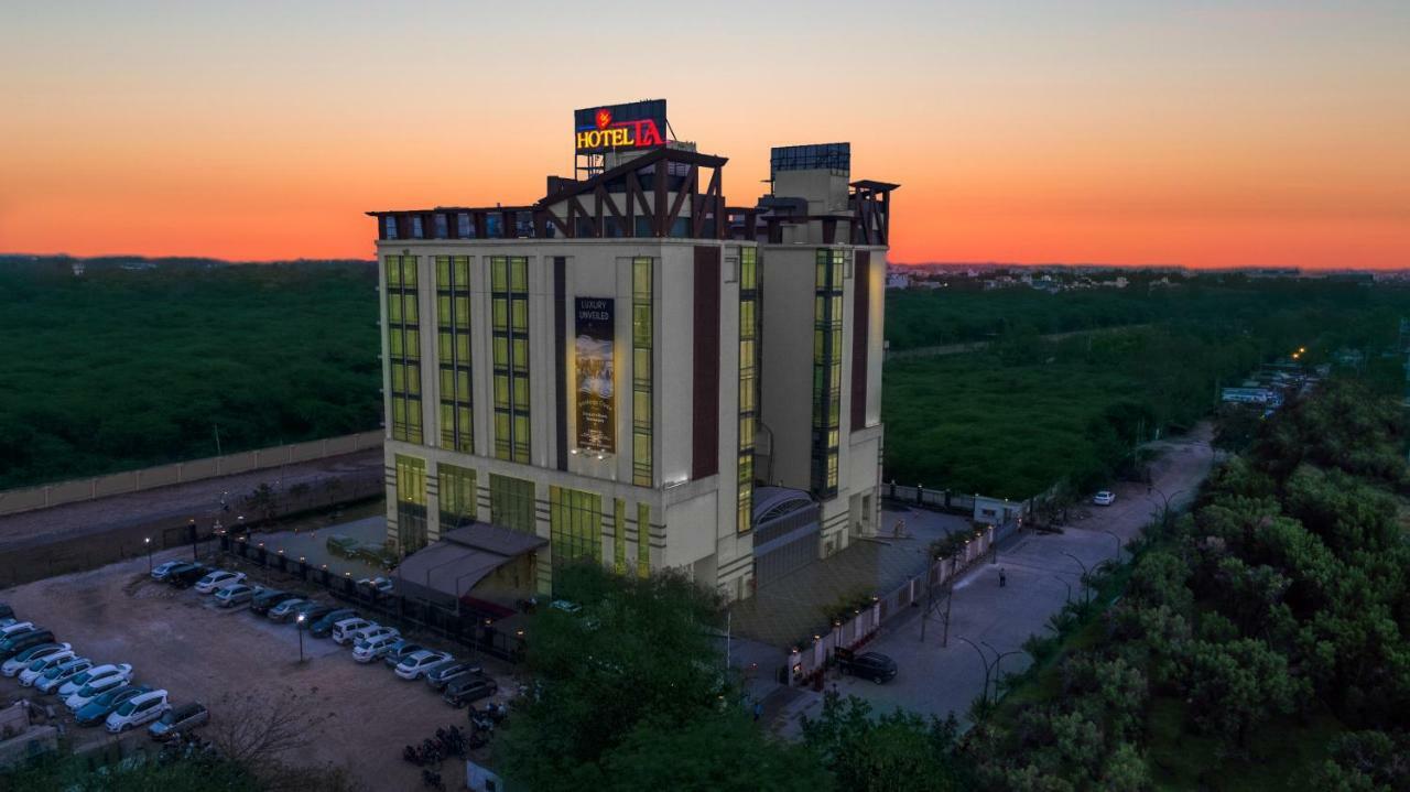 Hotel La New Delhi Exterior photo
